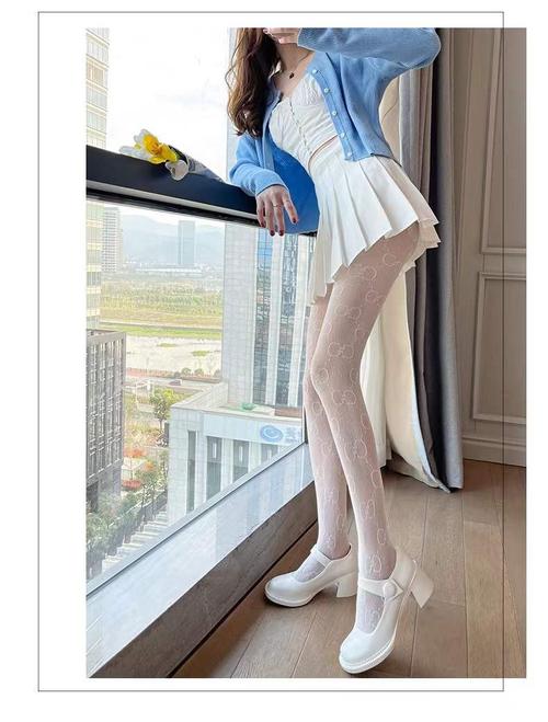 动漫美女黄的相关介绍