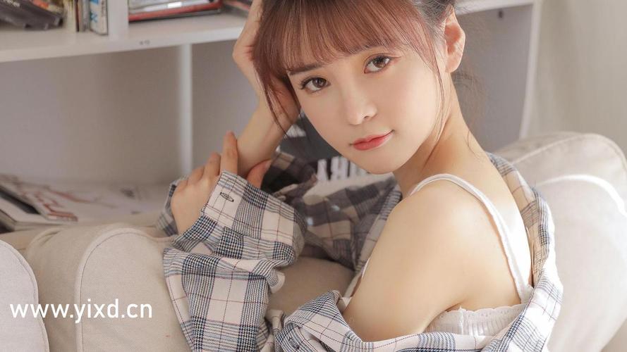 美女张开两腿让男人桶av的相关介绍