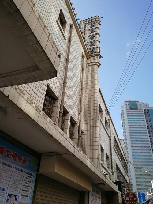 舔美女的穴的相关介绍
