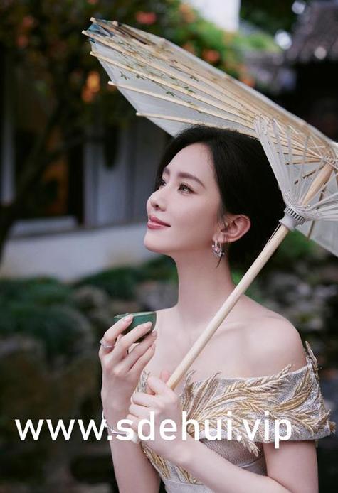 巨乳女秘书的诱惑的相关介绍