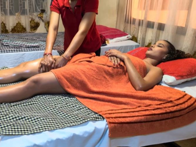 熟女操出白浆的相关介绍