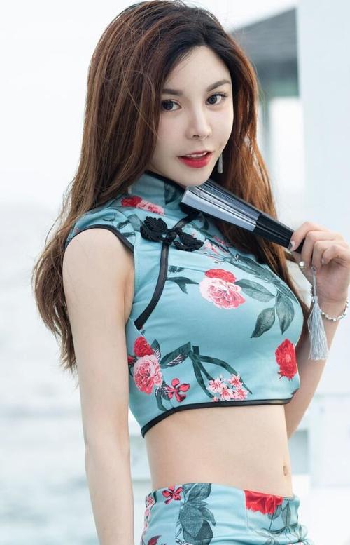 操爆女老师的相关介绍