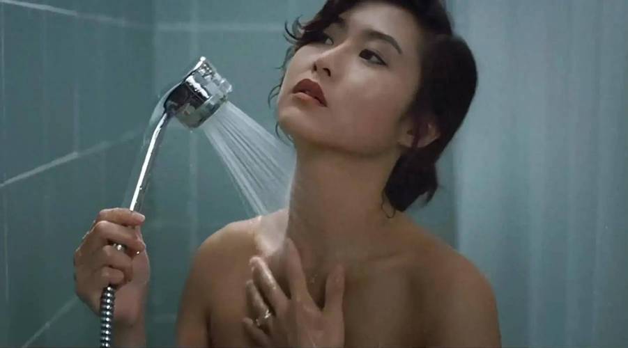 美女让操哭的相关介绍