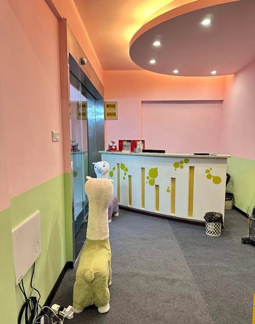 一边亲一边捅一边摸的相关介绍