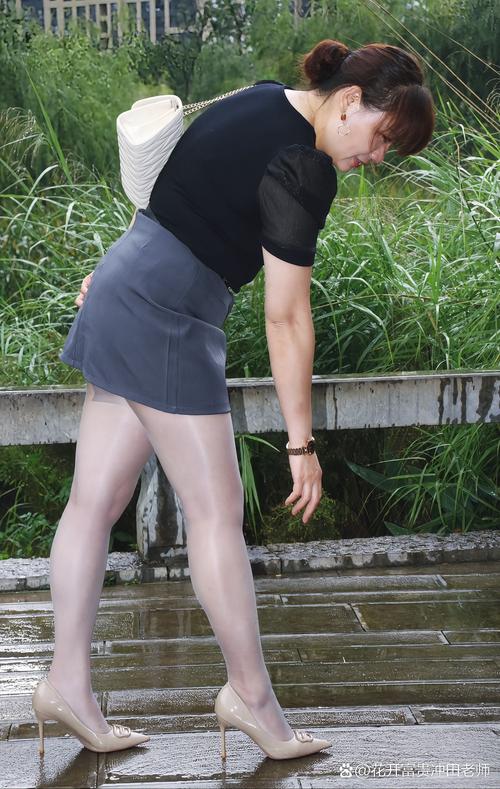 森泽佳奈大奶子秘书的相关介绍