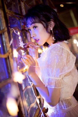 花房姑娘在线影院的相关介绍
