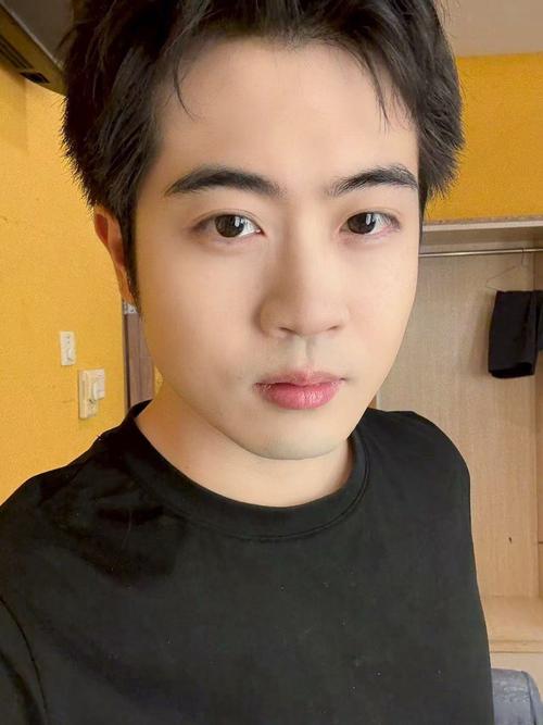 人妻少妇精品在线的相关介绍