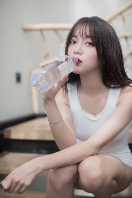 女老师 操 骚的相关介绍