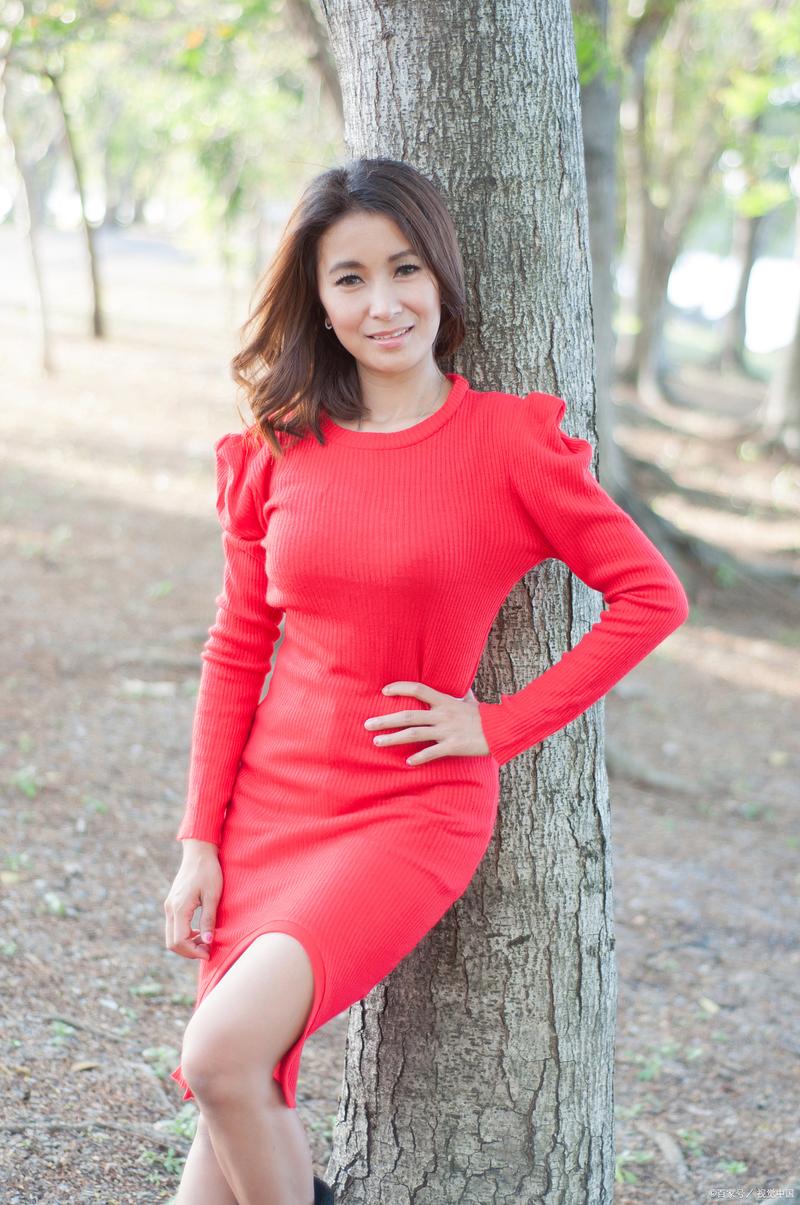 秋霞手机电影院网伦霞的相关介绍