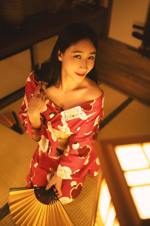 亚洲av少妇一区二区成年男人的相关介绍
