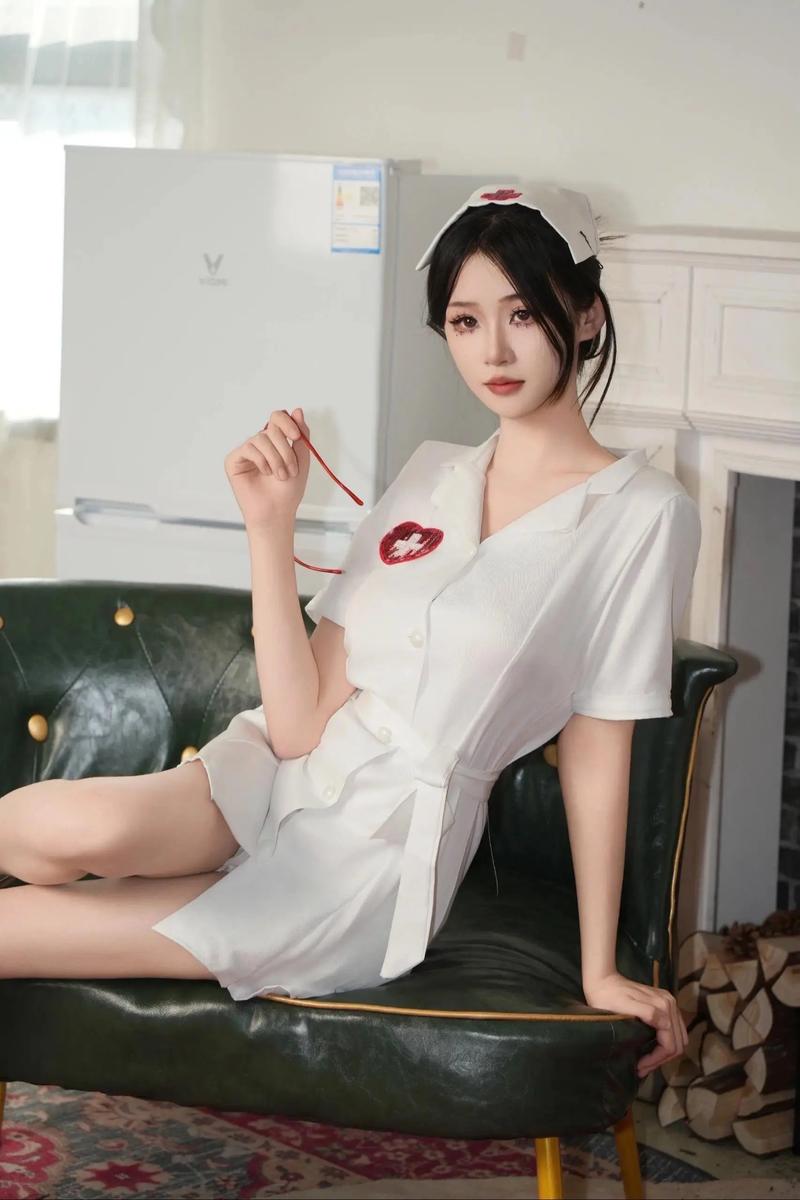 蜜桃av啊女骚的相关介绍