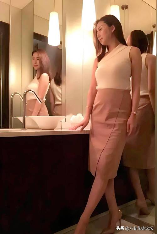 诱人的女秘书的相关介绍