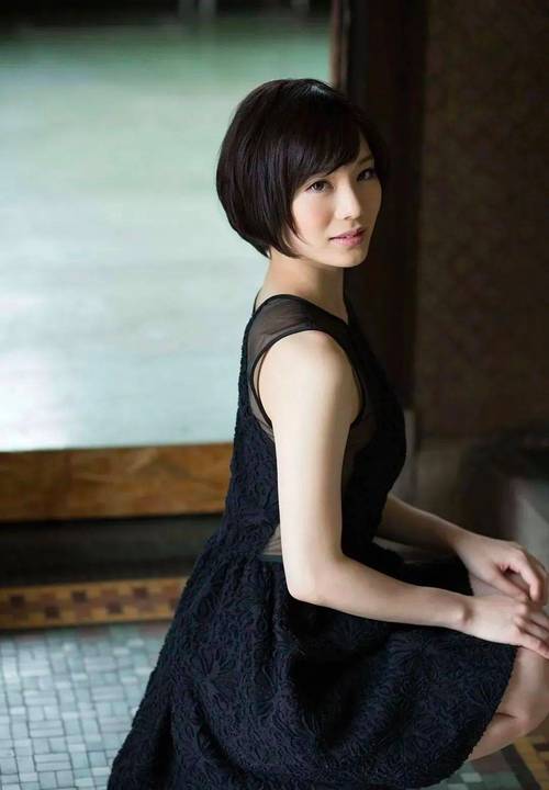 极品美女中出白浆的相关介绍