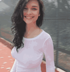 黑丝美女被爆操出白浆的相关介绍